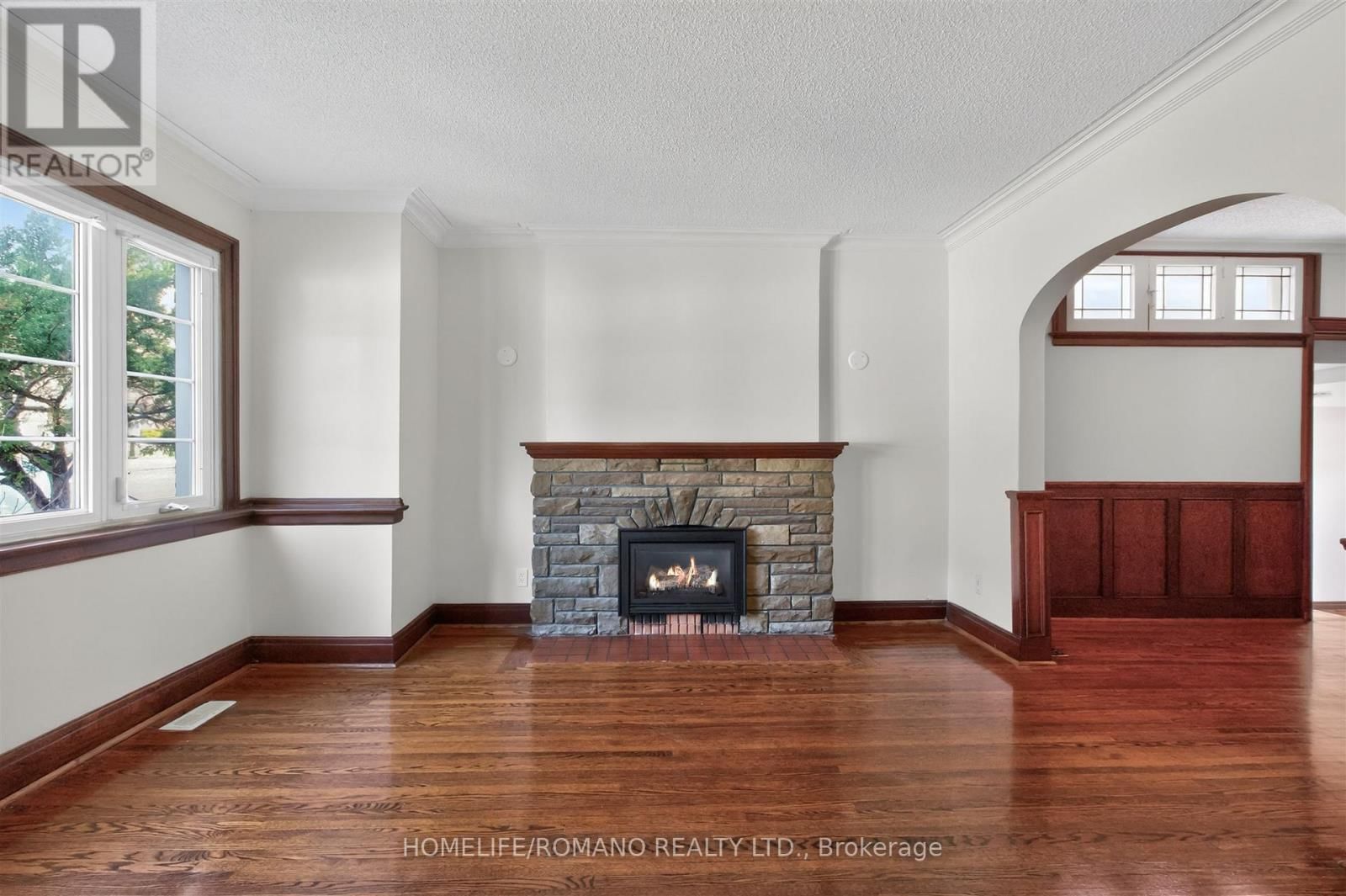 9 LITTLE AVENUE Image 6