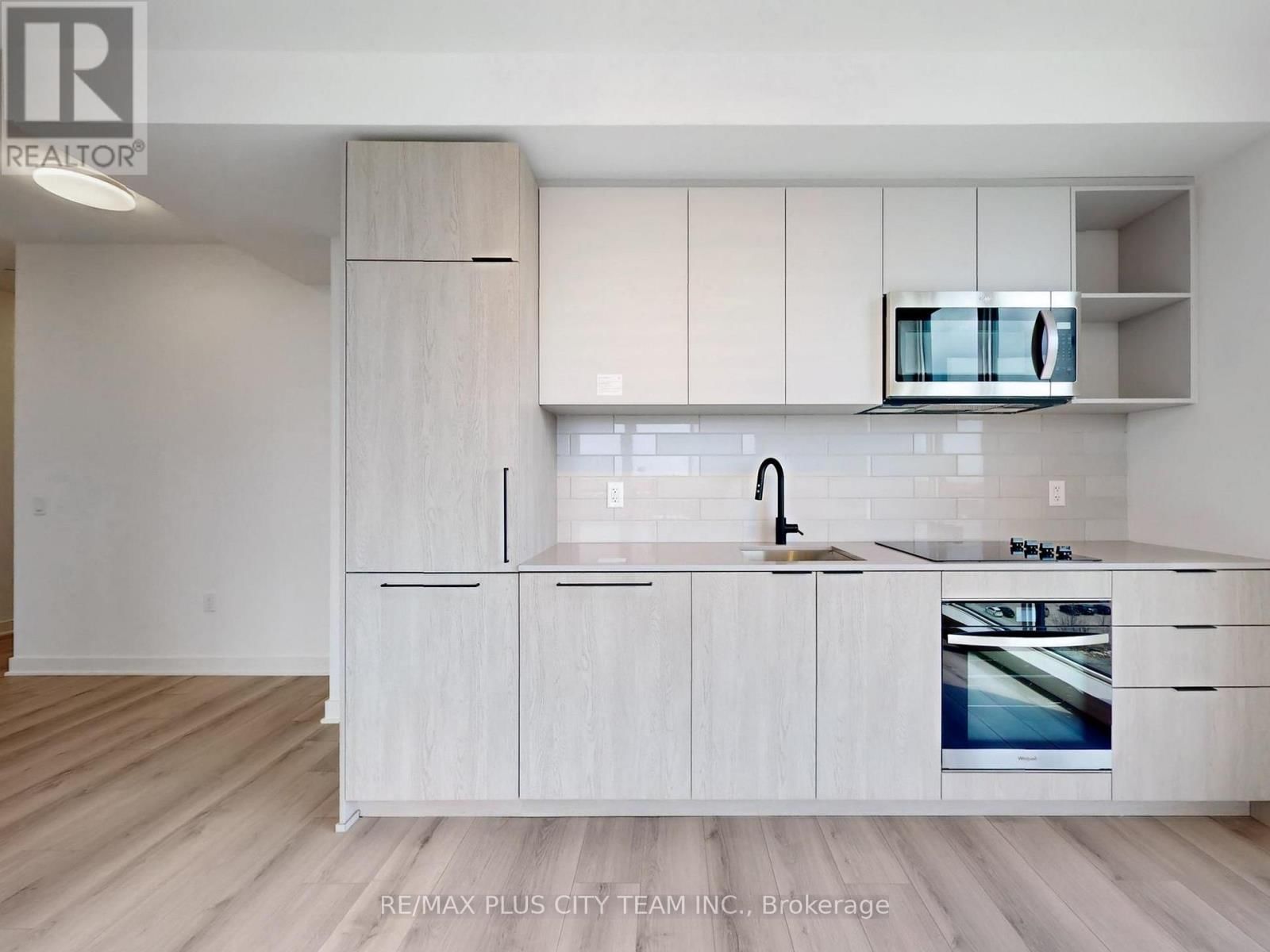 714 - 1185 DUPONT STREET Image 13