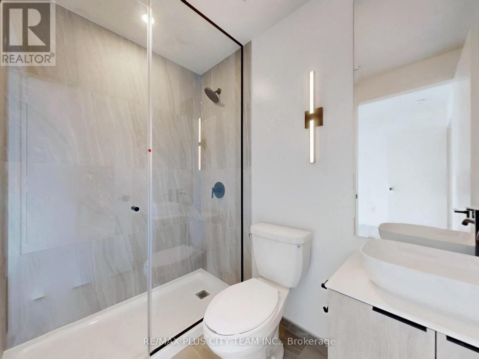 714 - 1185 DUPONT STREET Image 19