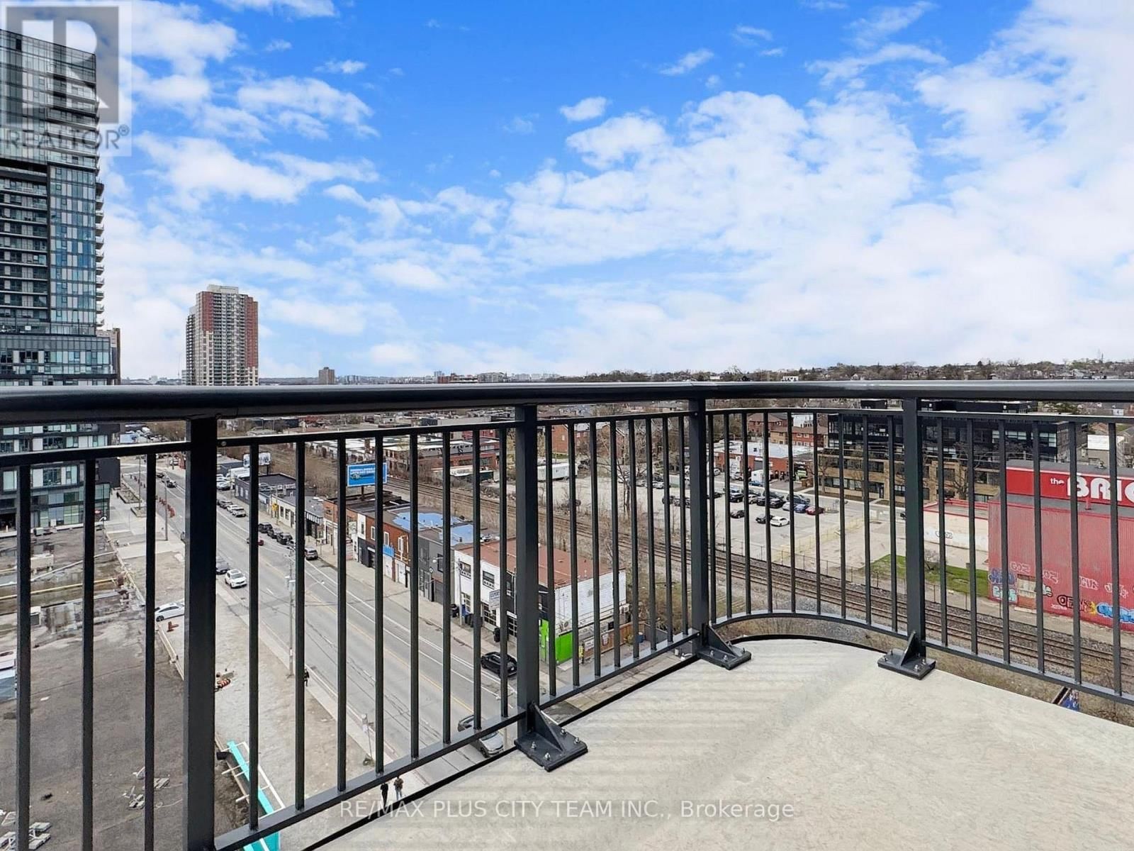 714 - 1185 DUPONT STREET Image 26