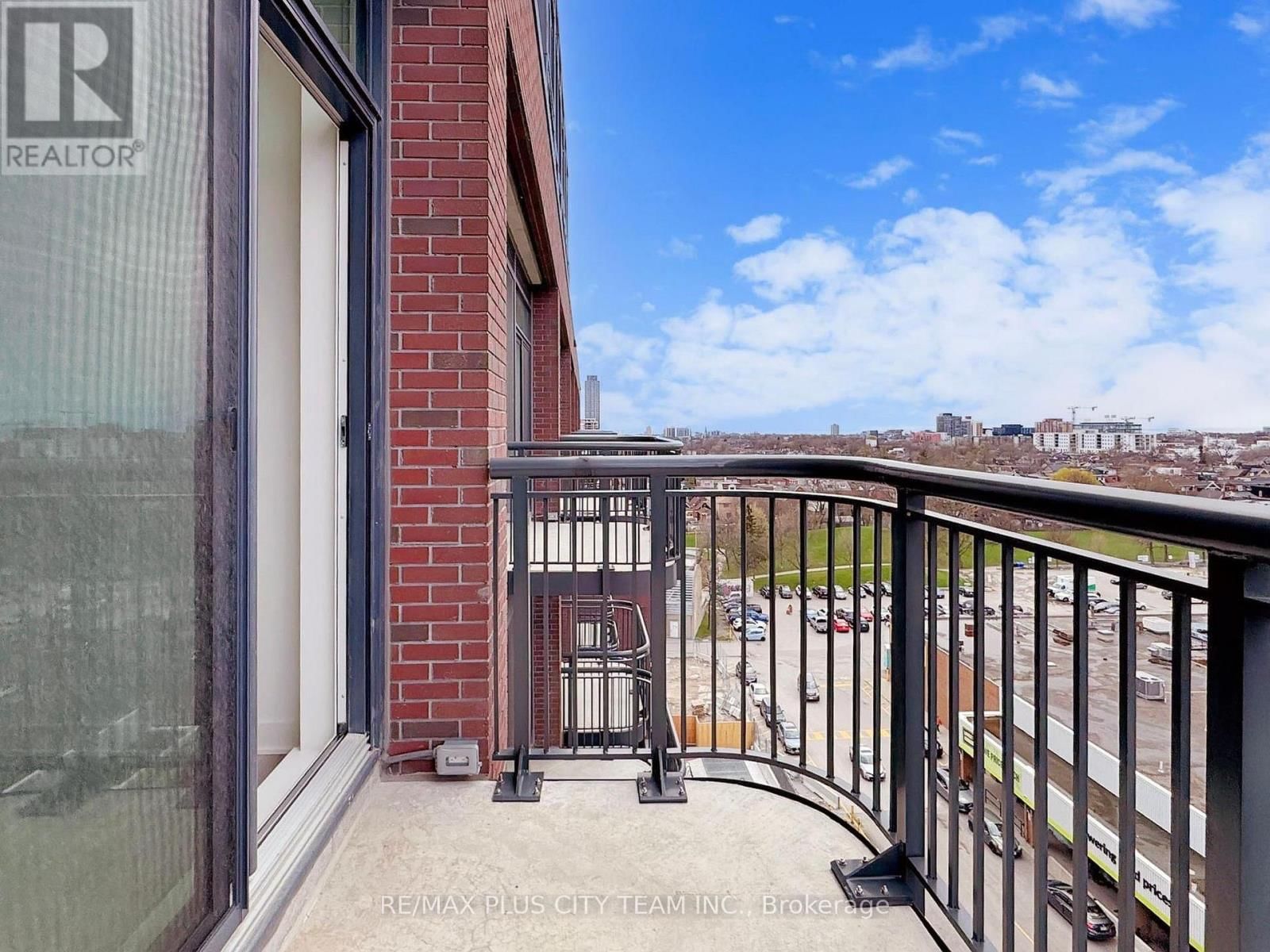 714 - 1185 DUPONT STREET Image 27