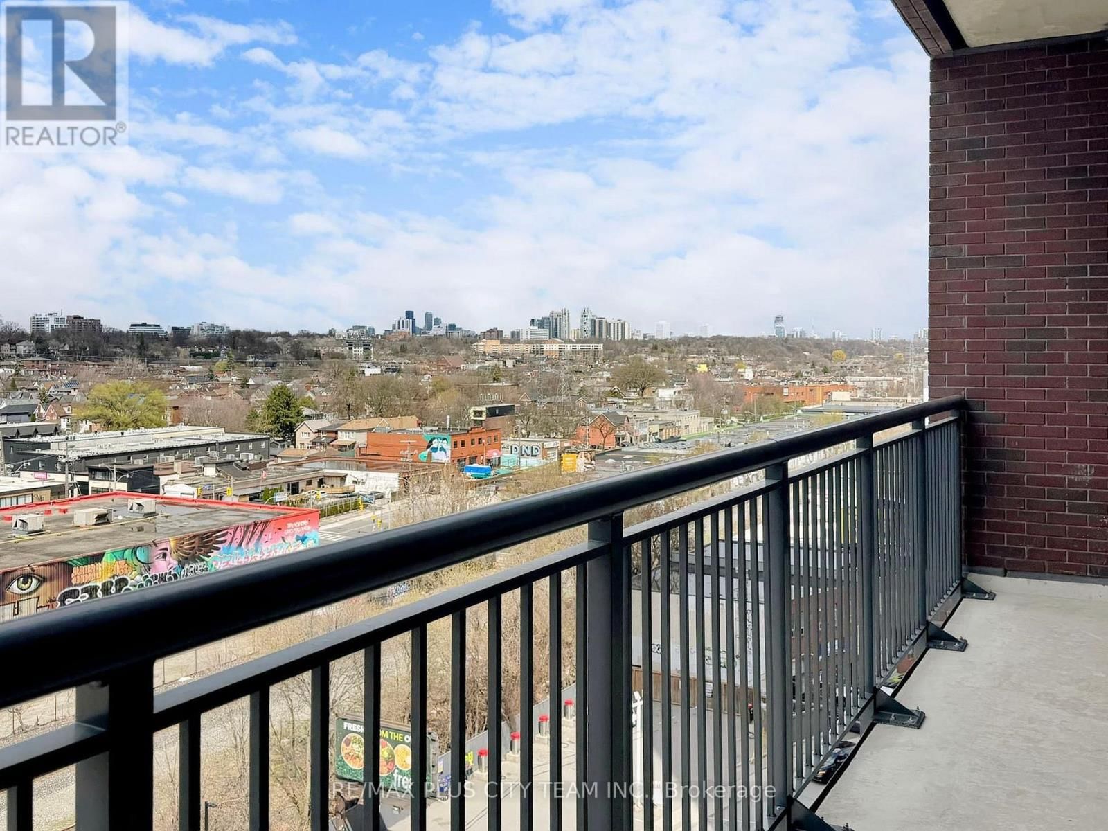 714 - 1185 DUPONT STREET Image 30