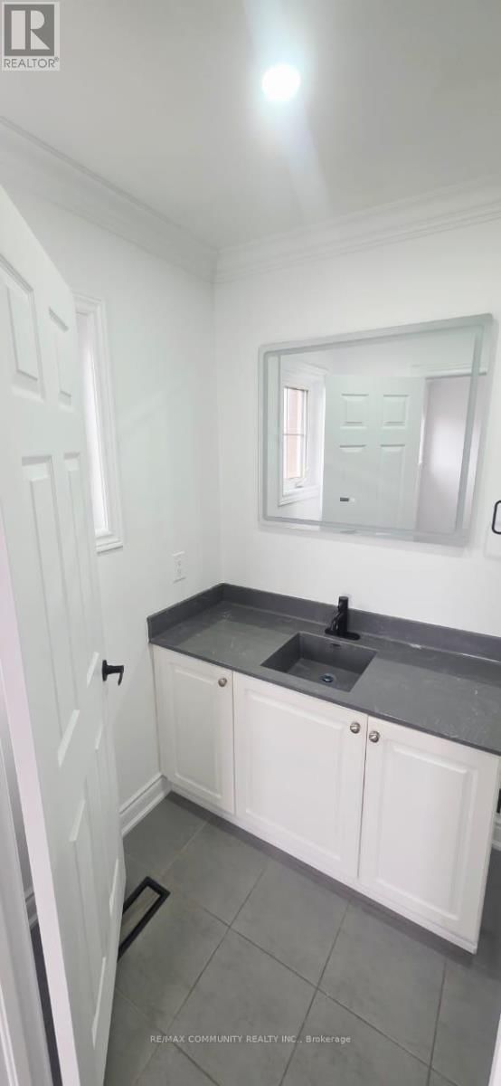 Upper - 50 ROCKMAN CRESCENT Image 29