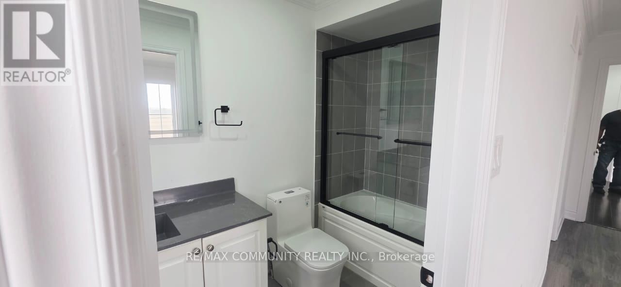 Upper - 50 ROCKMAN CRESCENT Image 30