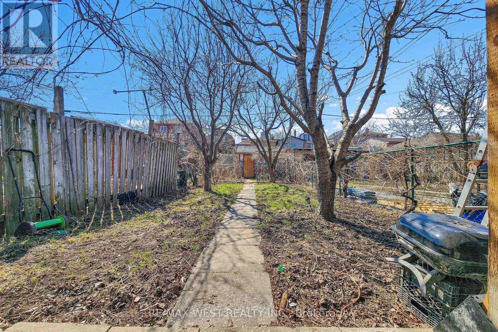 538 MCROBERTS AVENUE Image 26