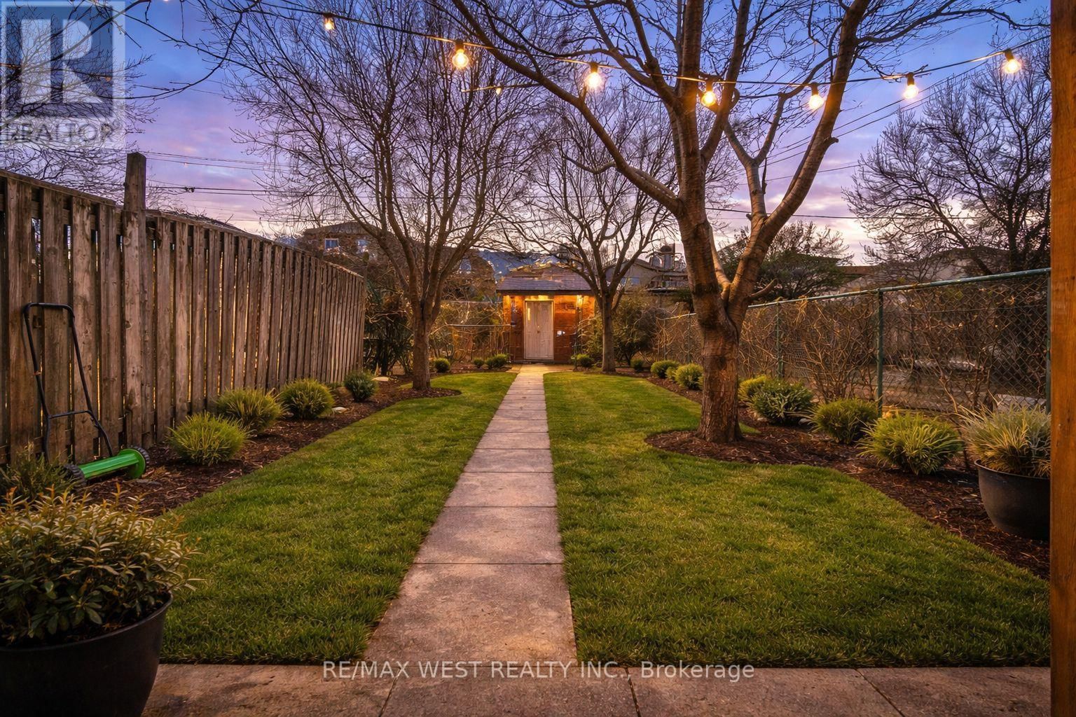 538 MCROBERTS AVENUE Image 27