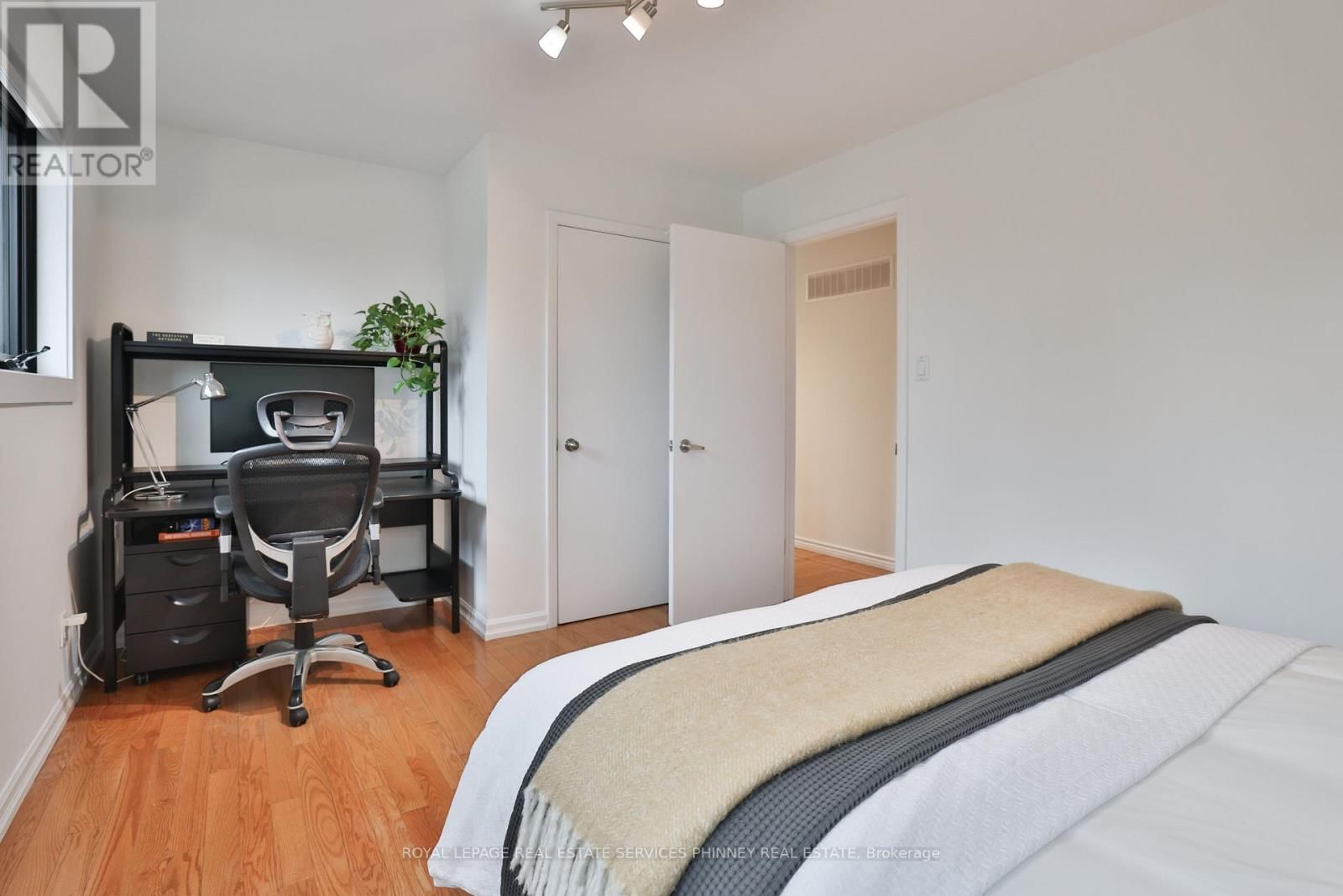 3 SHAVER AVENUE SOUTH Image 28