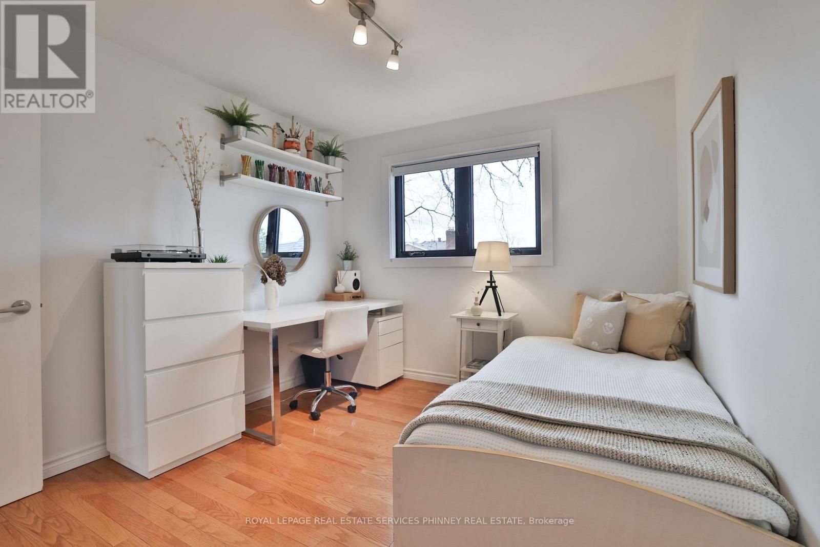 3 SHAVER AVENUE SOUTH Image 31