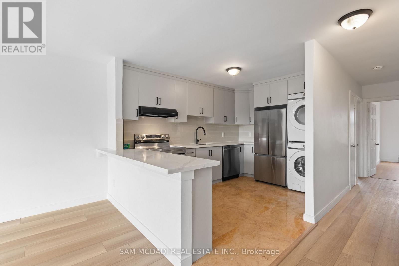 1018 BURNHAMTHORPE ROAD EAST Image 10