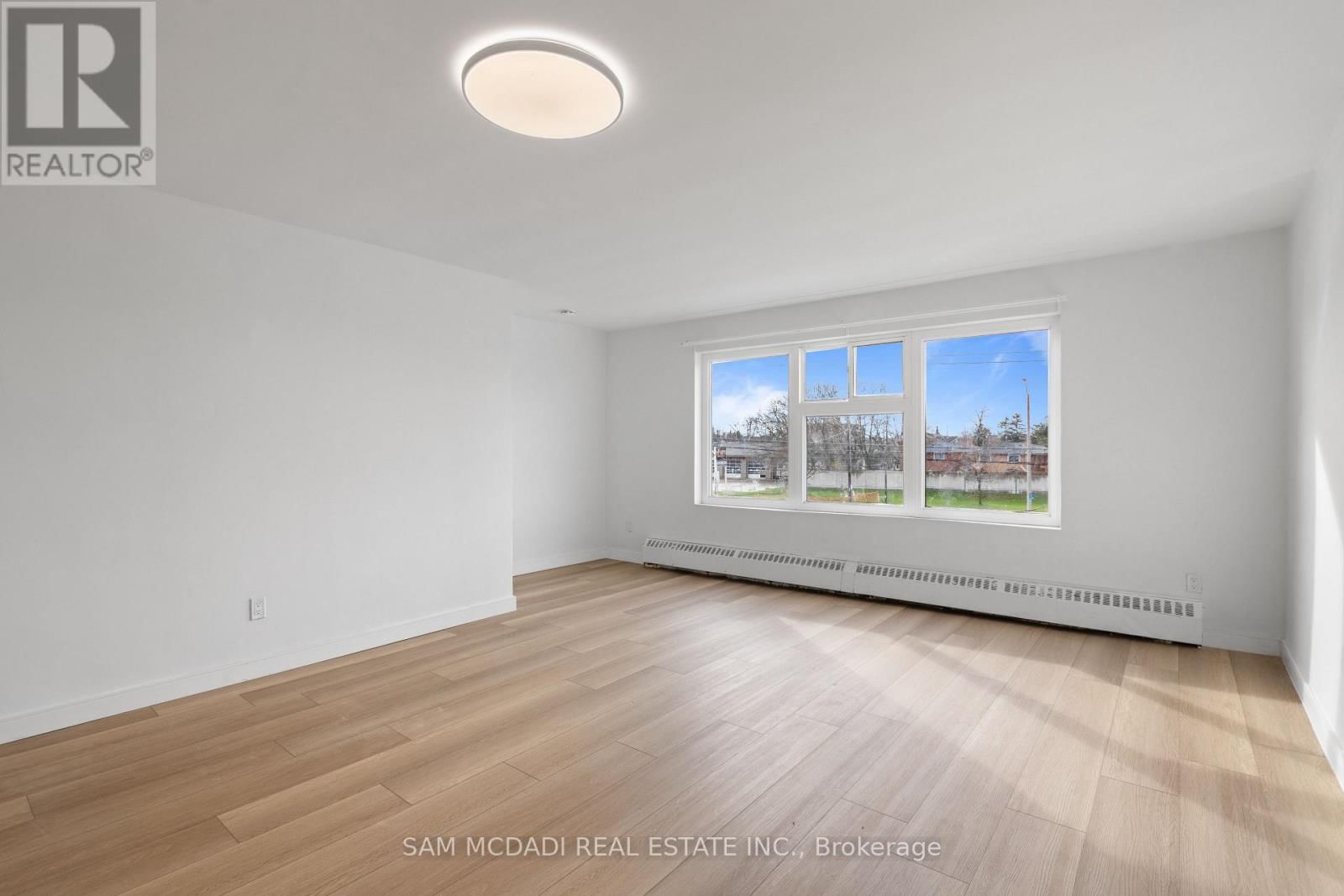 1018 BURNHAMTHORPE ROAD EAST Image 2