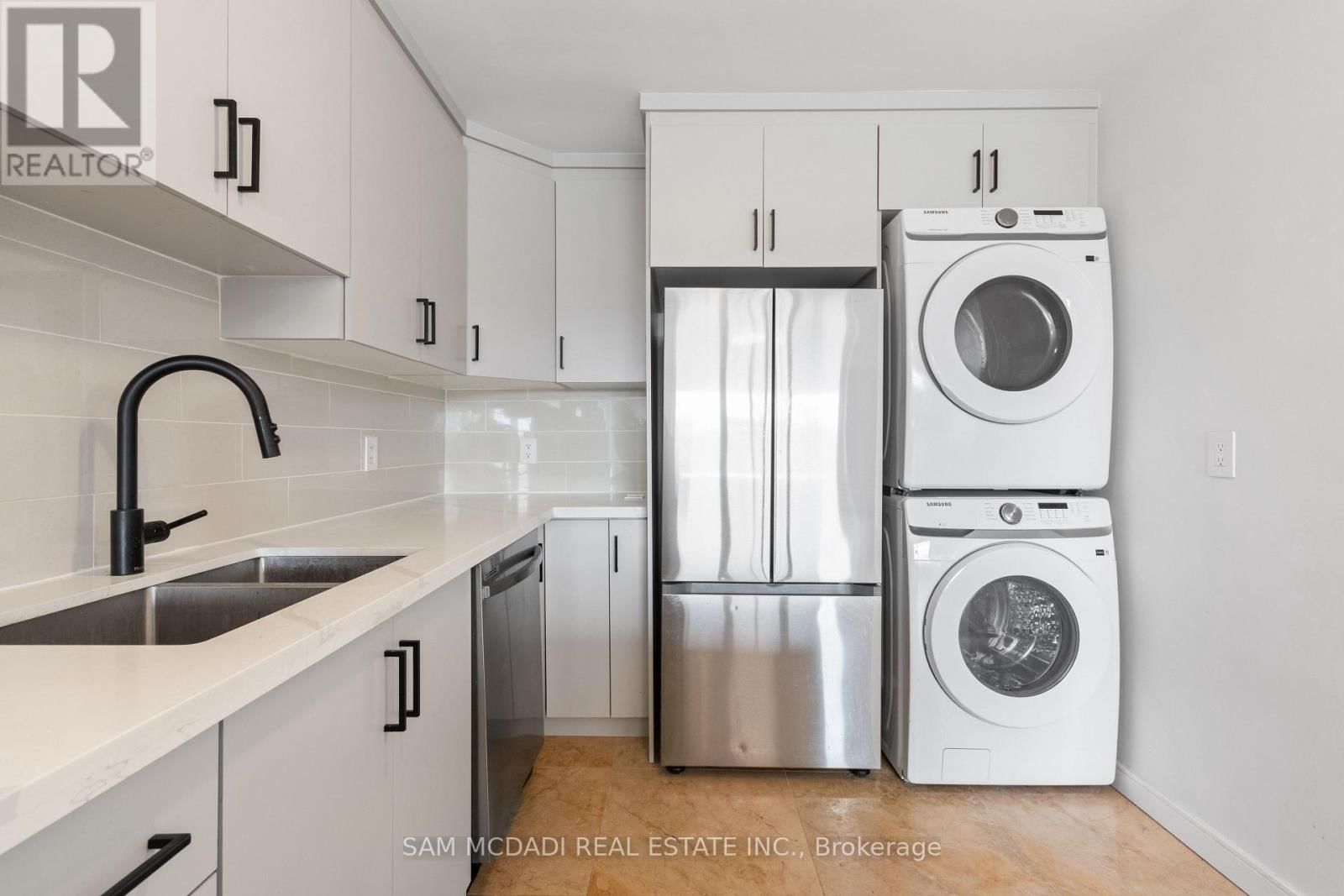 1018 BURNHAMTHORPE ROAD EAST Image 5