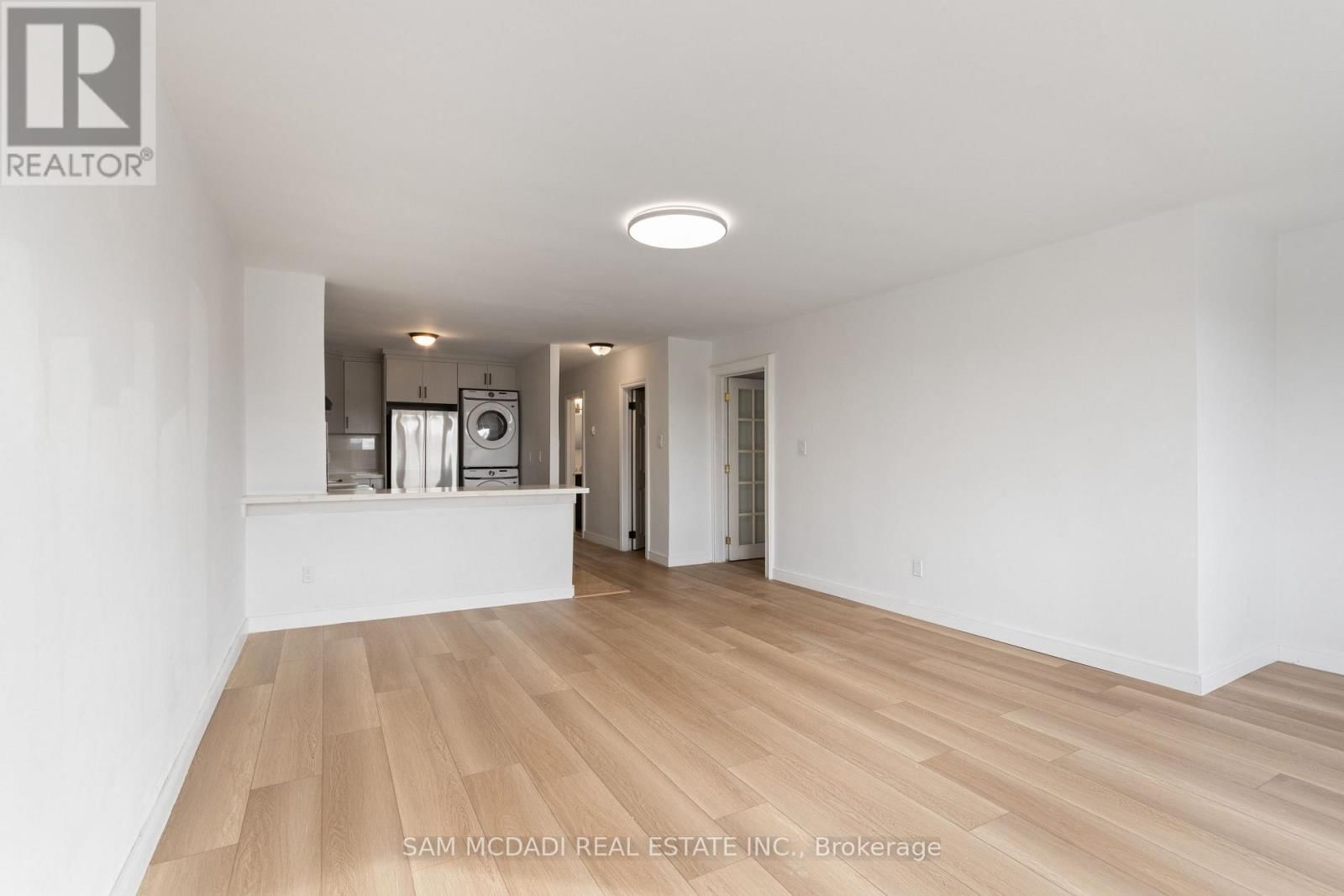 1018 BURNHAMTHORPE ROAD EAST Image 8