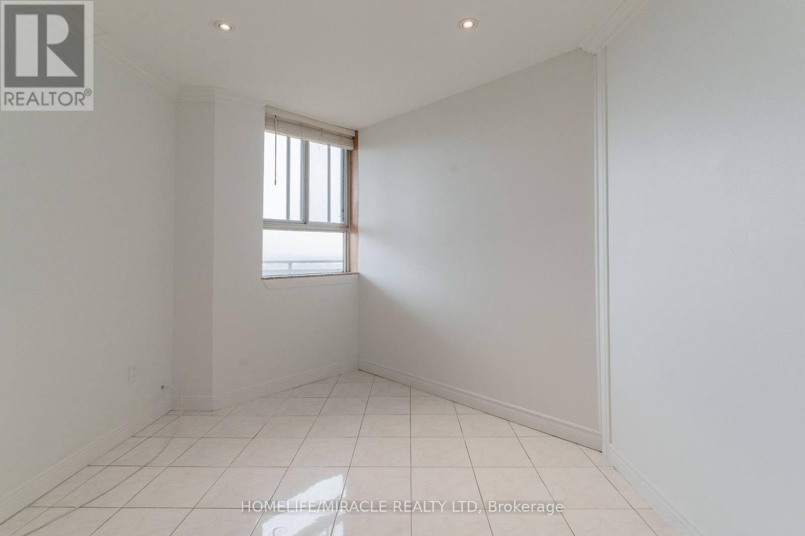 2203 - 234 ALBION ROAD Image 13