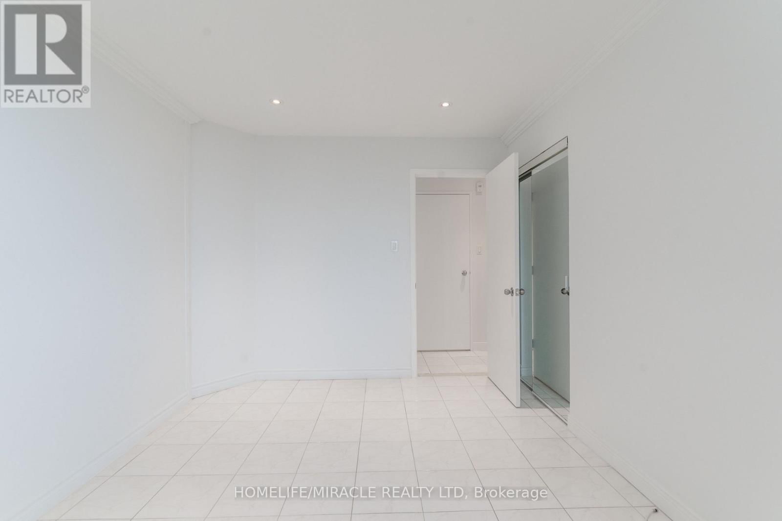 2203 - 234 ALBION ROAD Image 14