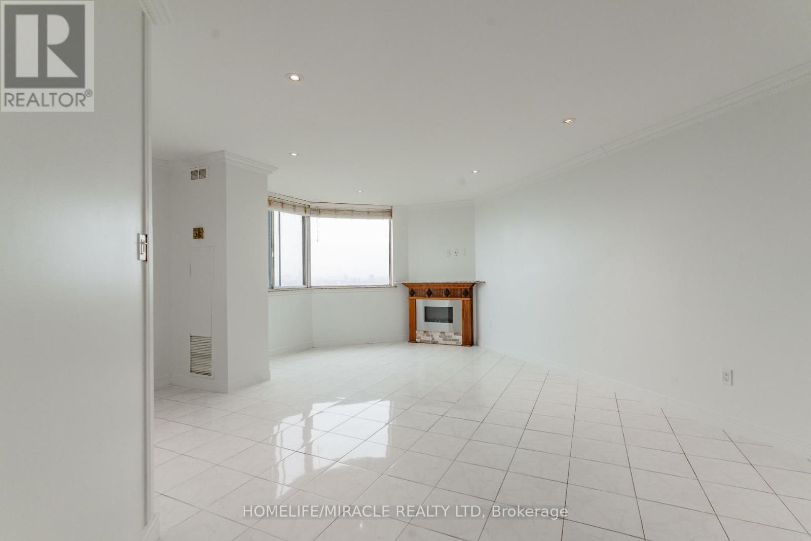 2203 - 234 ALBION ROAD Image 17