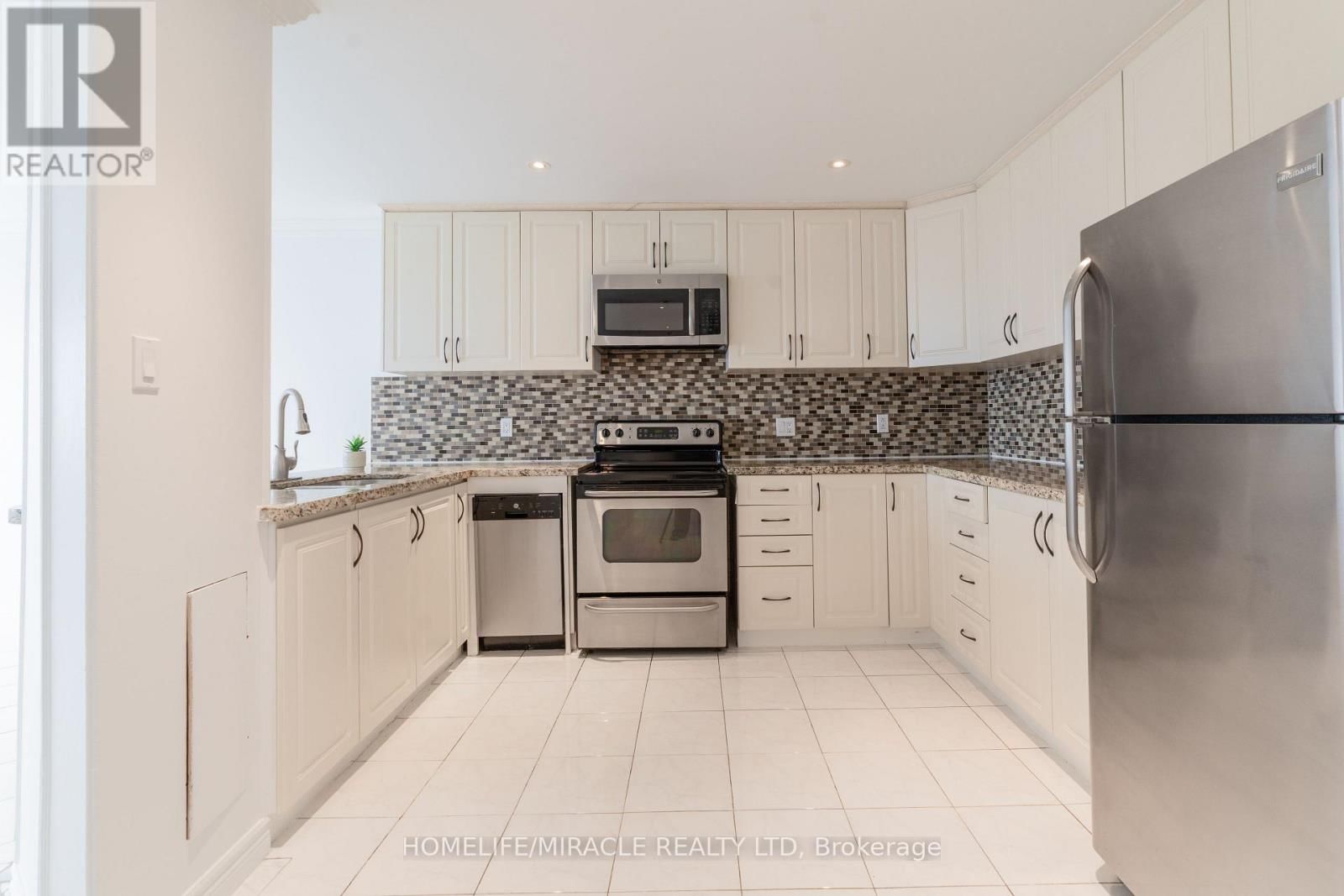 2203 - 234 ALBION ROAD Image 2