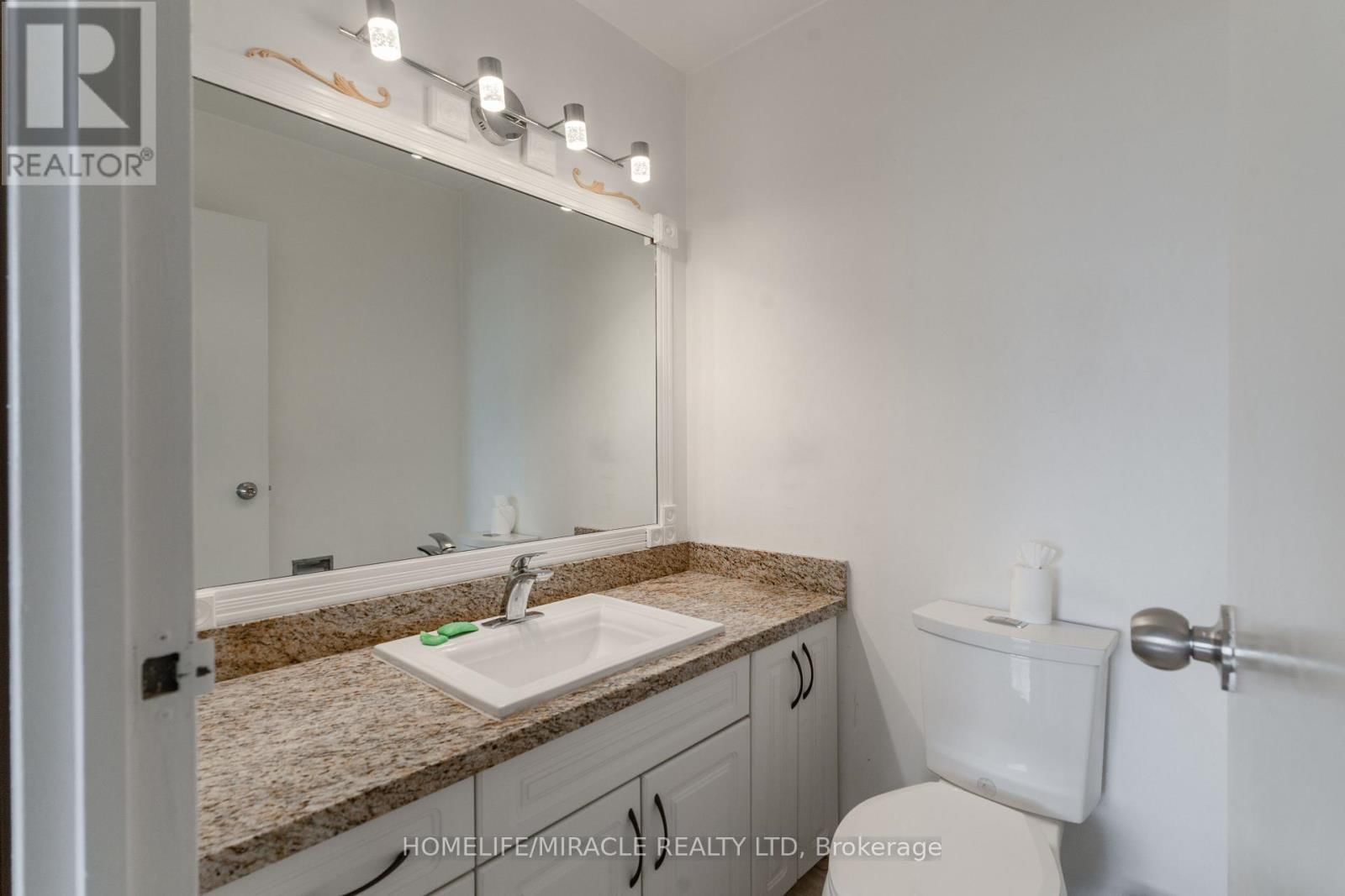 2203 - 234 ALBION ROAD Image 28