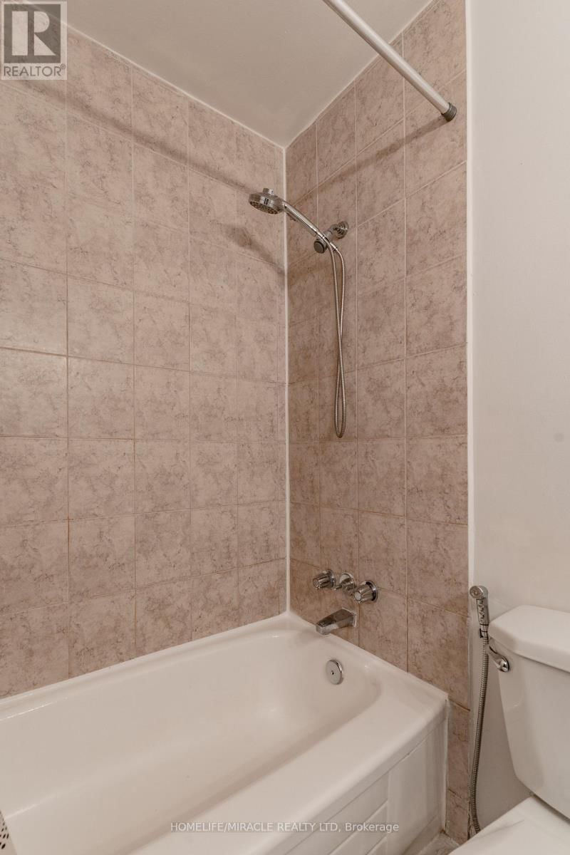 2203 - 234 ALBION ROAD Image 32