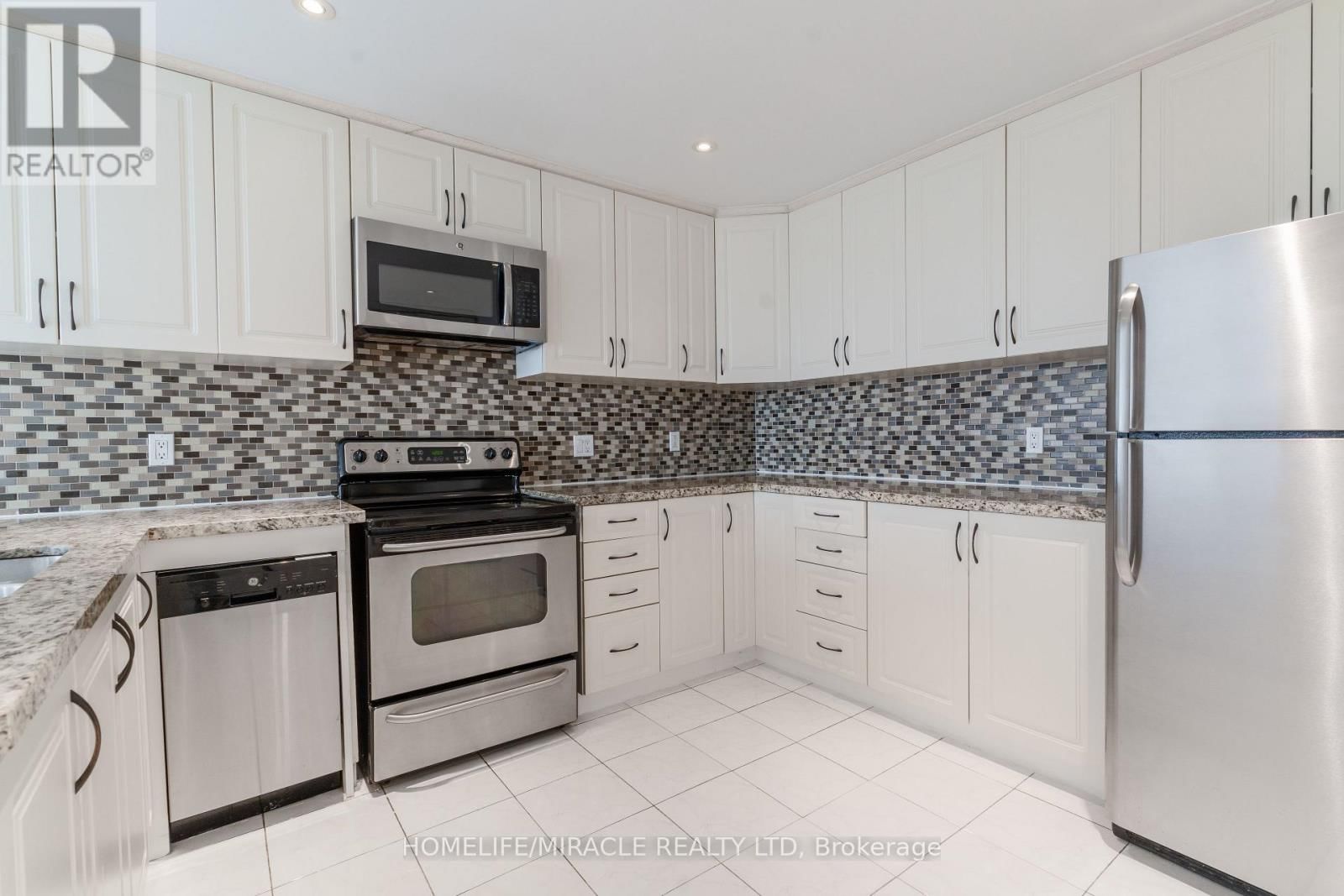 2203 - 234 ALBION ROAD Image 5