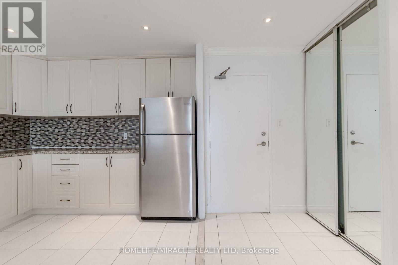 2203 - 234 ALBION ROAD Image 8