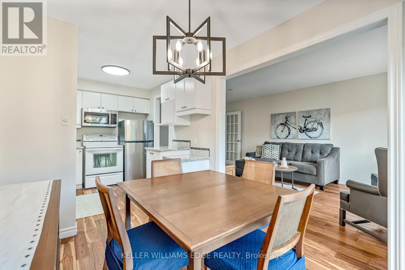 5 - 2185 FAIRCHILD BOULEVARD Image 13