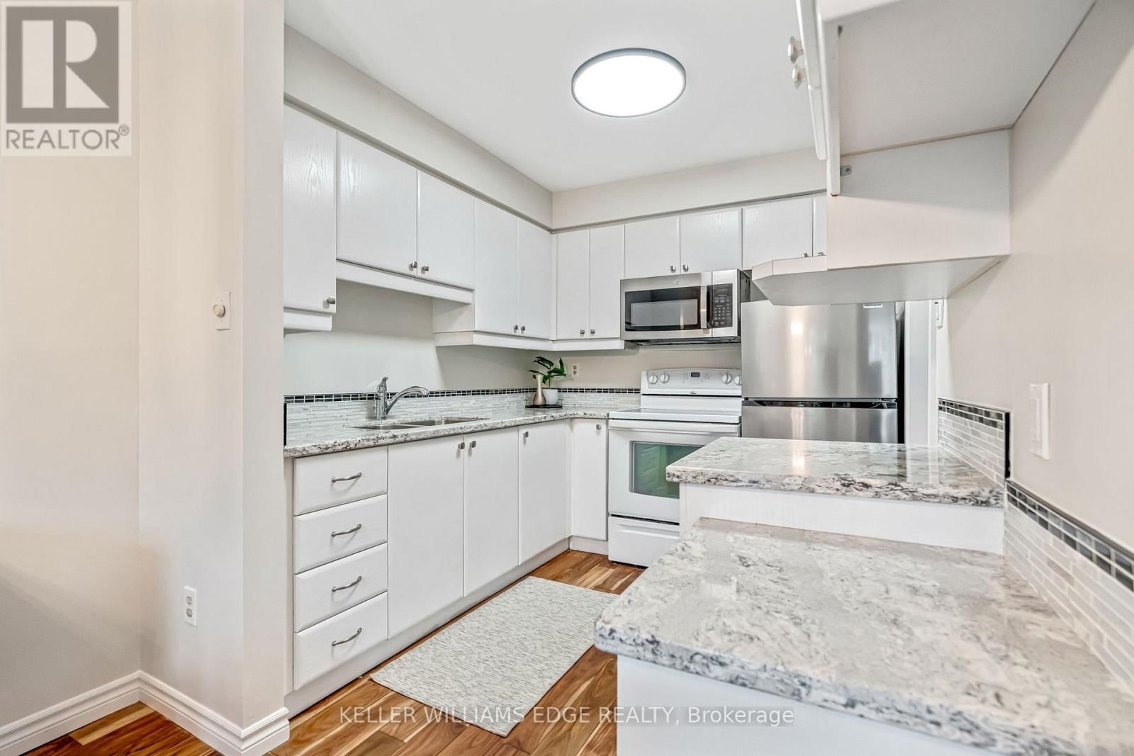 5 - 2185 FAIRCHILD BOULEVARD Image 14