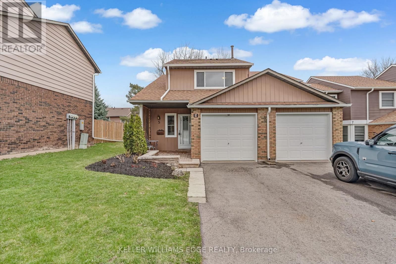 5 - 2185 FAIRCHILD BOULEVARD Image 2