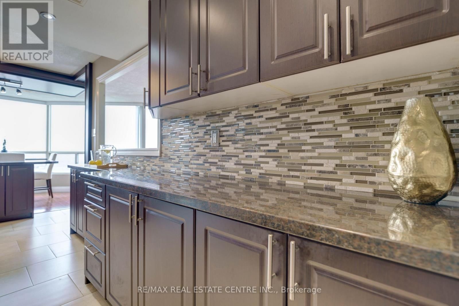 2104 - 4470 TUCANA COURT Image 12