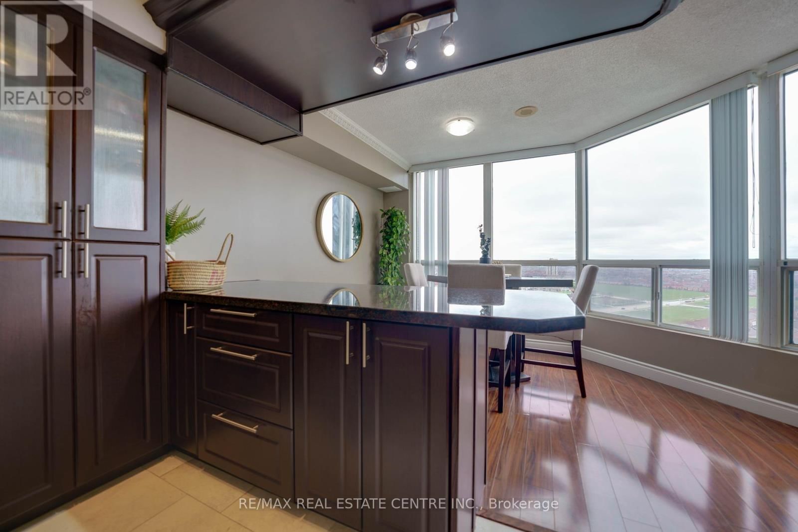 2104 - 4470 TUCANA COURT Image 14