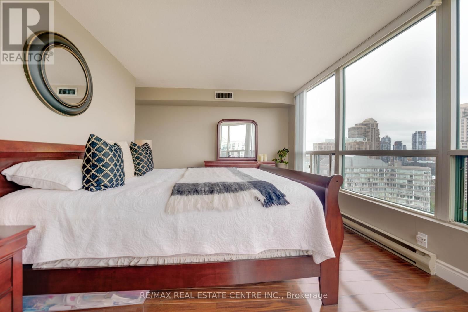 2104 - 4470 TUCANA COURT Image 18