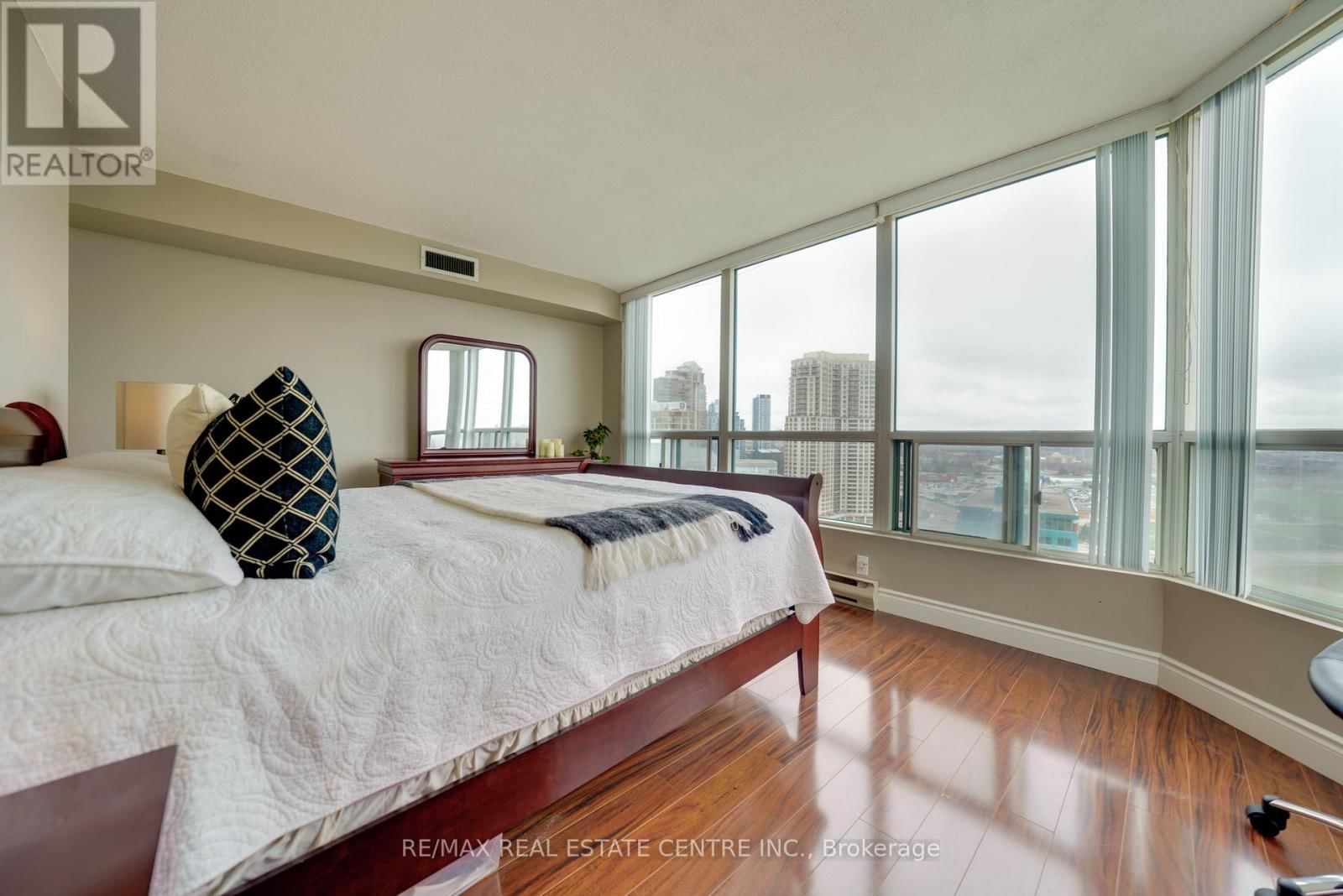 2104 - 4470 TUCANA COURT Image 19