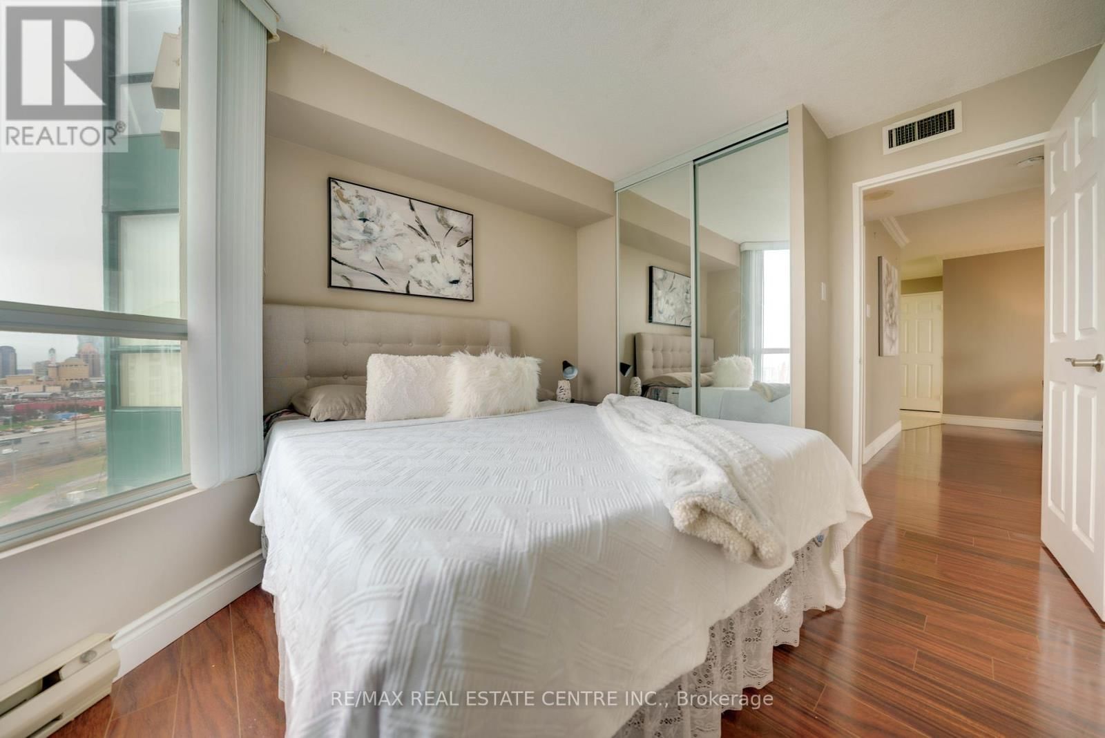 2104 - 4470 TUCANA COURT Image 25