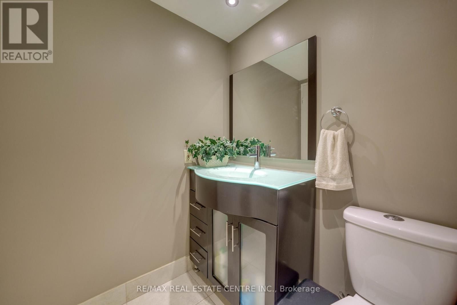 2104 - 4470 TUCANA COURT Image 26