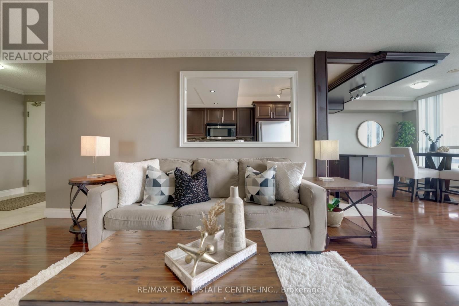 2104 - 4470 TUCANA COURT Image 5