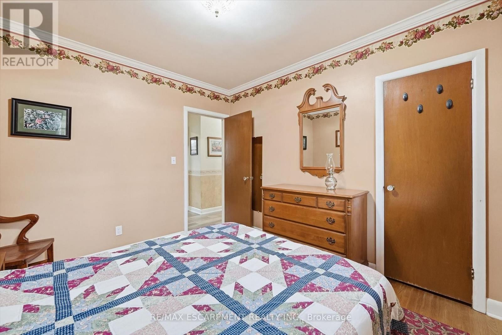 2191 MOUNT ROYAL AVENUE Image 21