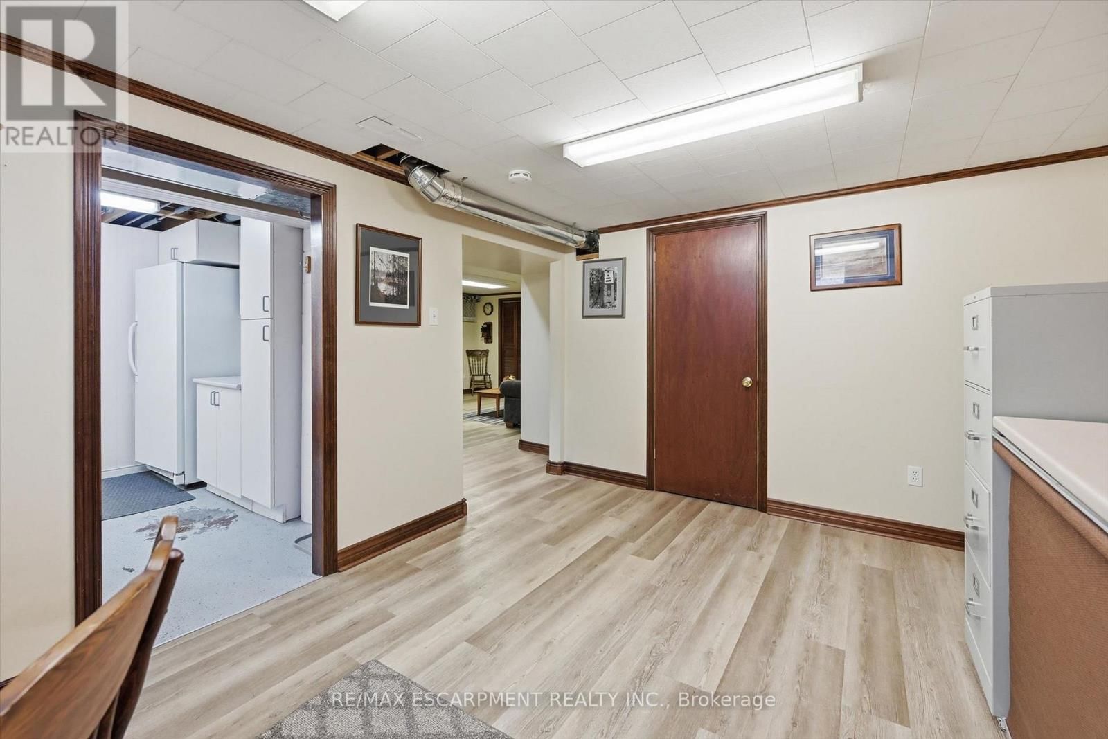 2191 MOUNT ROYAL AVENUE Image 30