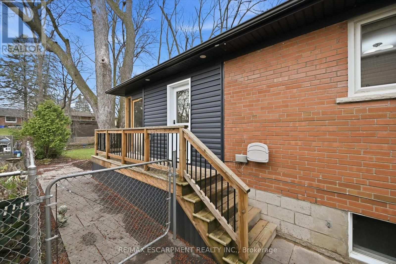 2191 MOUNT ROYAL AVENUE Image 32