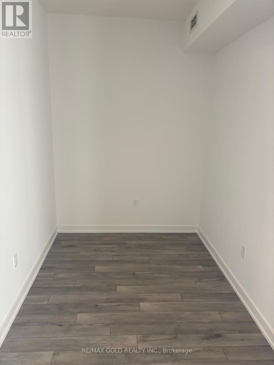 1206 - 15 SKYRIDGE DRIVE Image 17