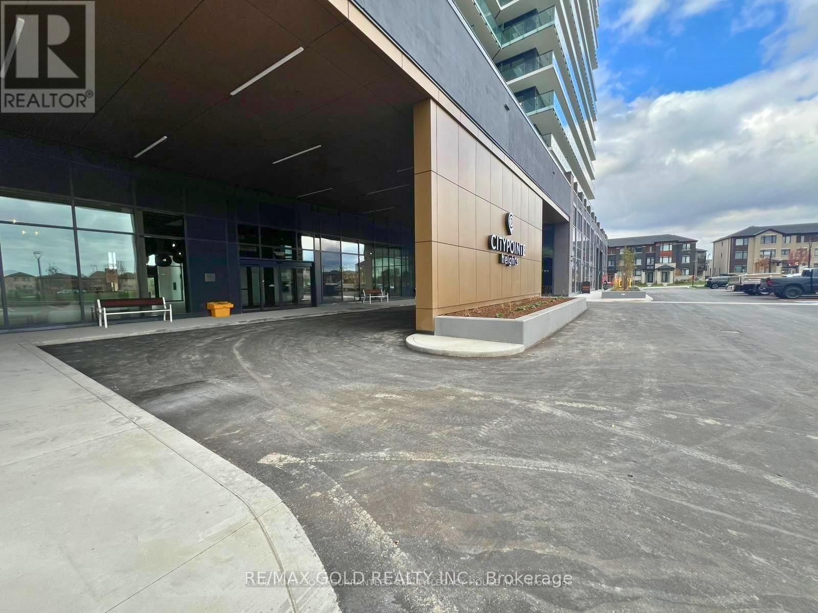 1206 - 15 SKYRIDGE DRIVE Image 2