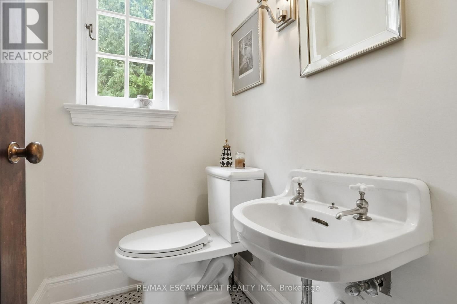 184 KING STREET Image 16