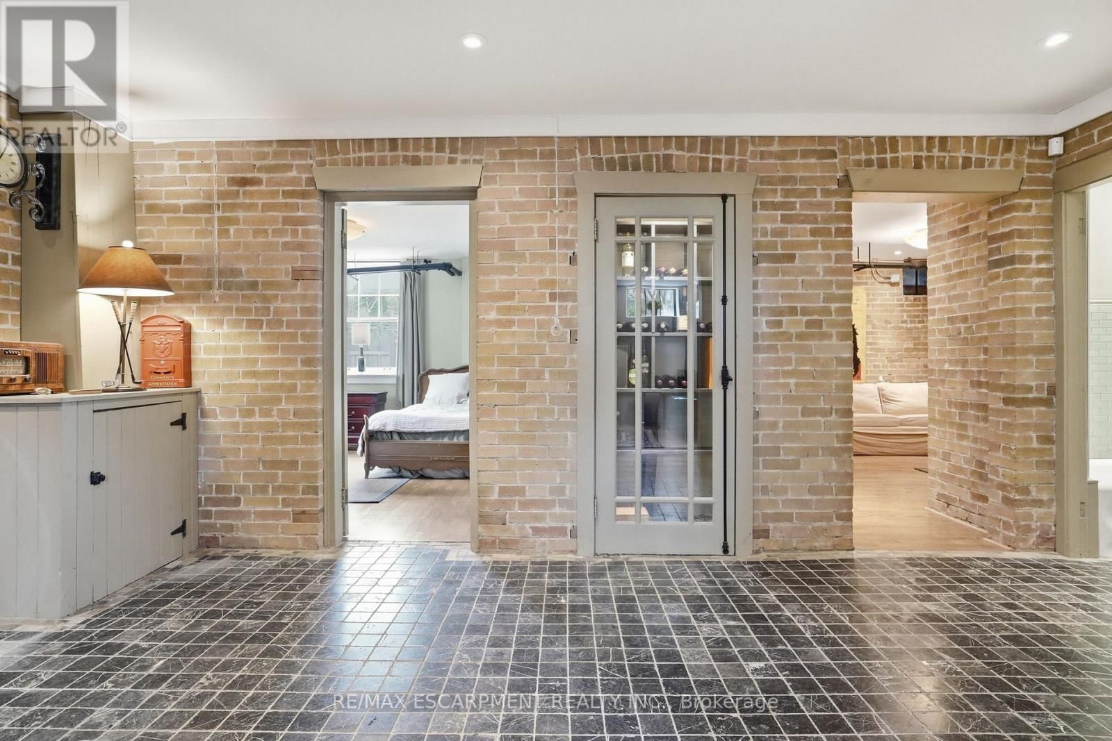 184 KING STREET Image 32