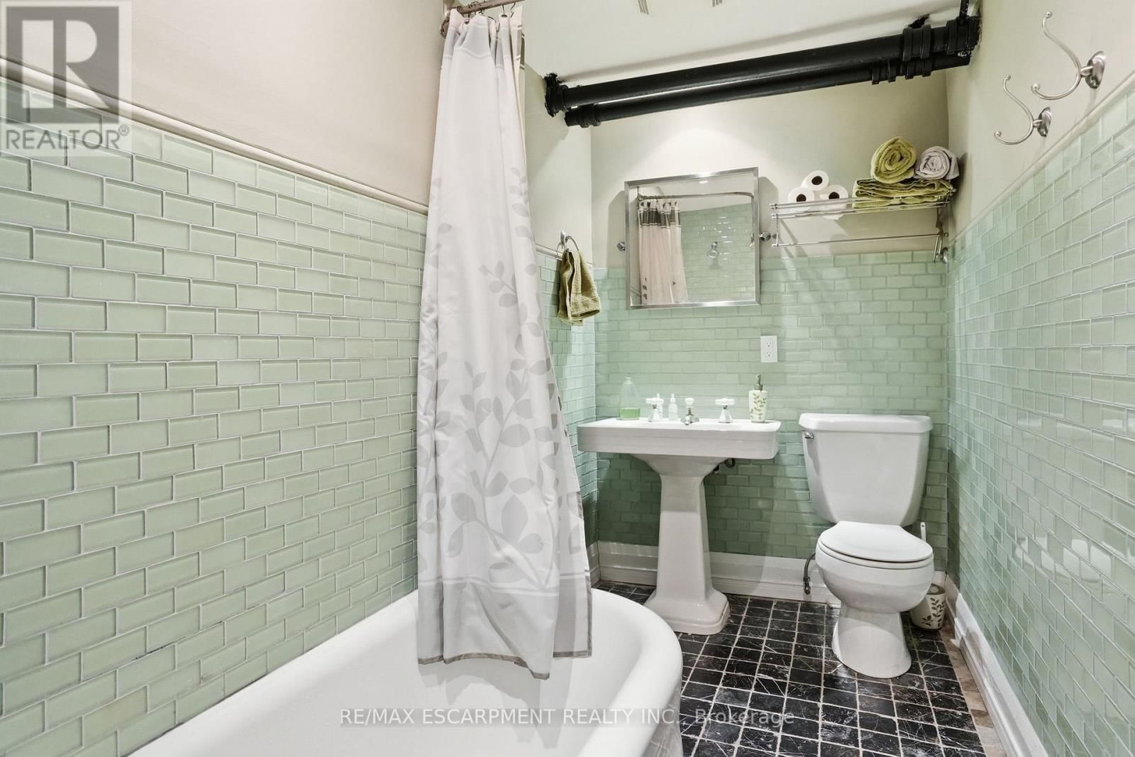 184 KING STREET Image 35