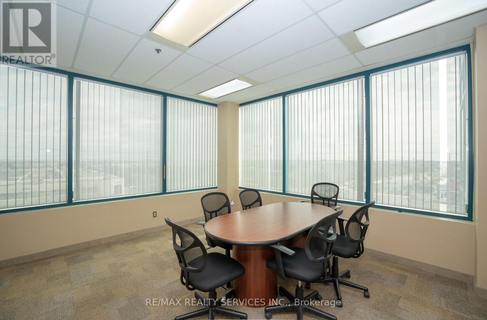 401 - 989 DERRY ROAD Image 11