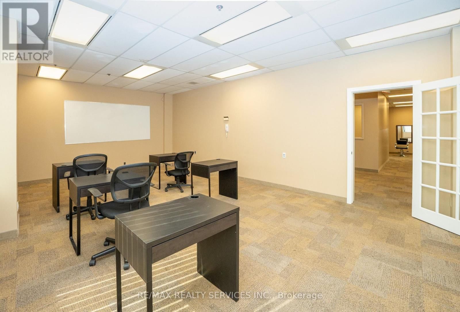 401 - 989 DERRY ROAD Image 14