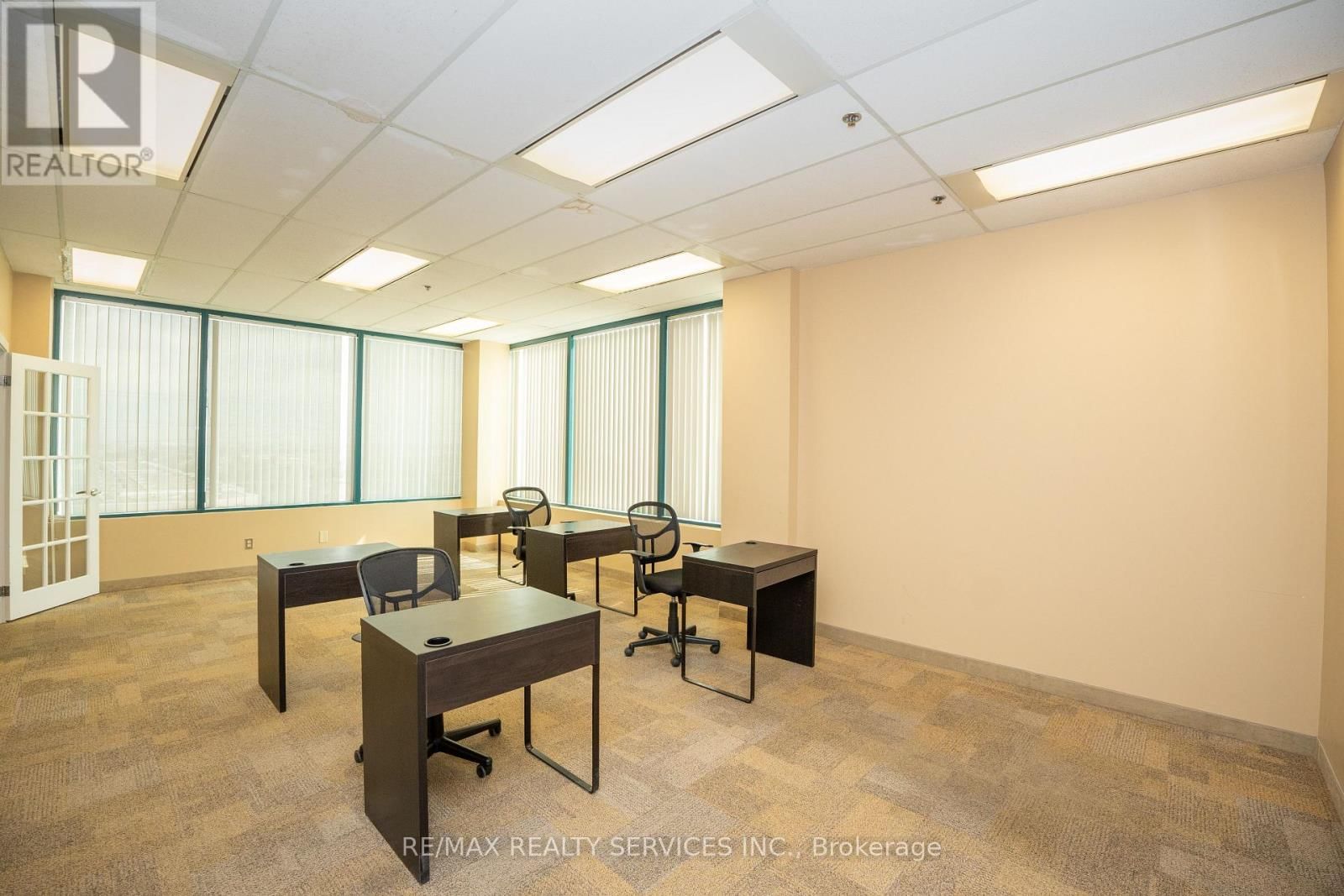 401 - 989 DERRY ROAD Image 15