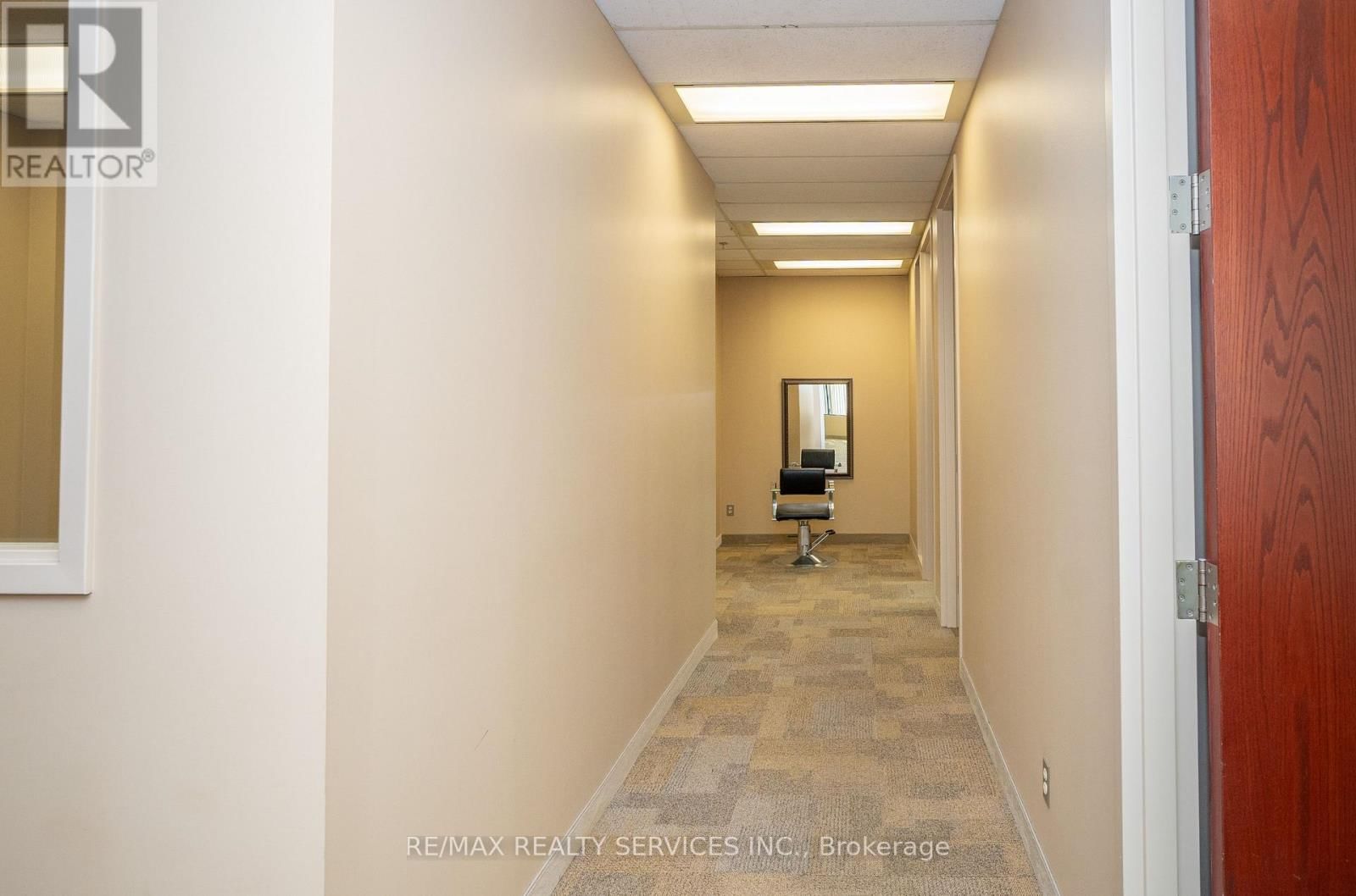 401 - 989 DERRY ROAD Image 16