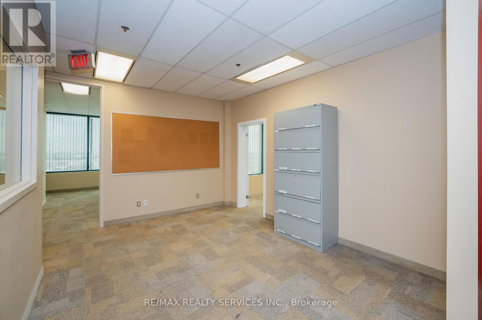 401 - 989 DERRY ROAD Image 19