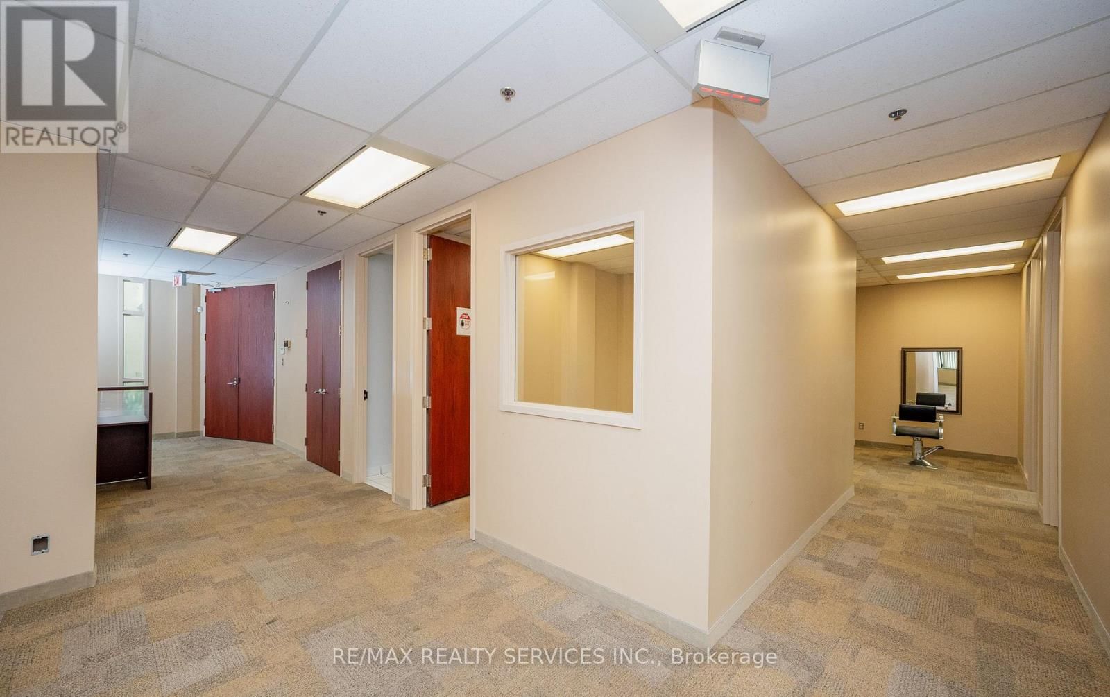 401 - 989 DERRY ROAD Image 21