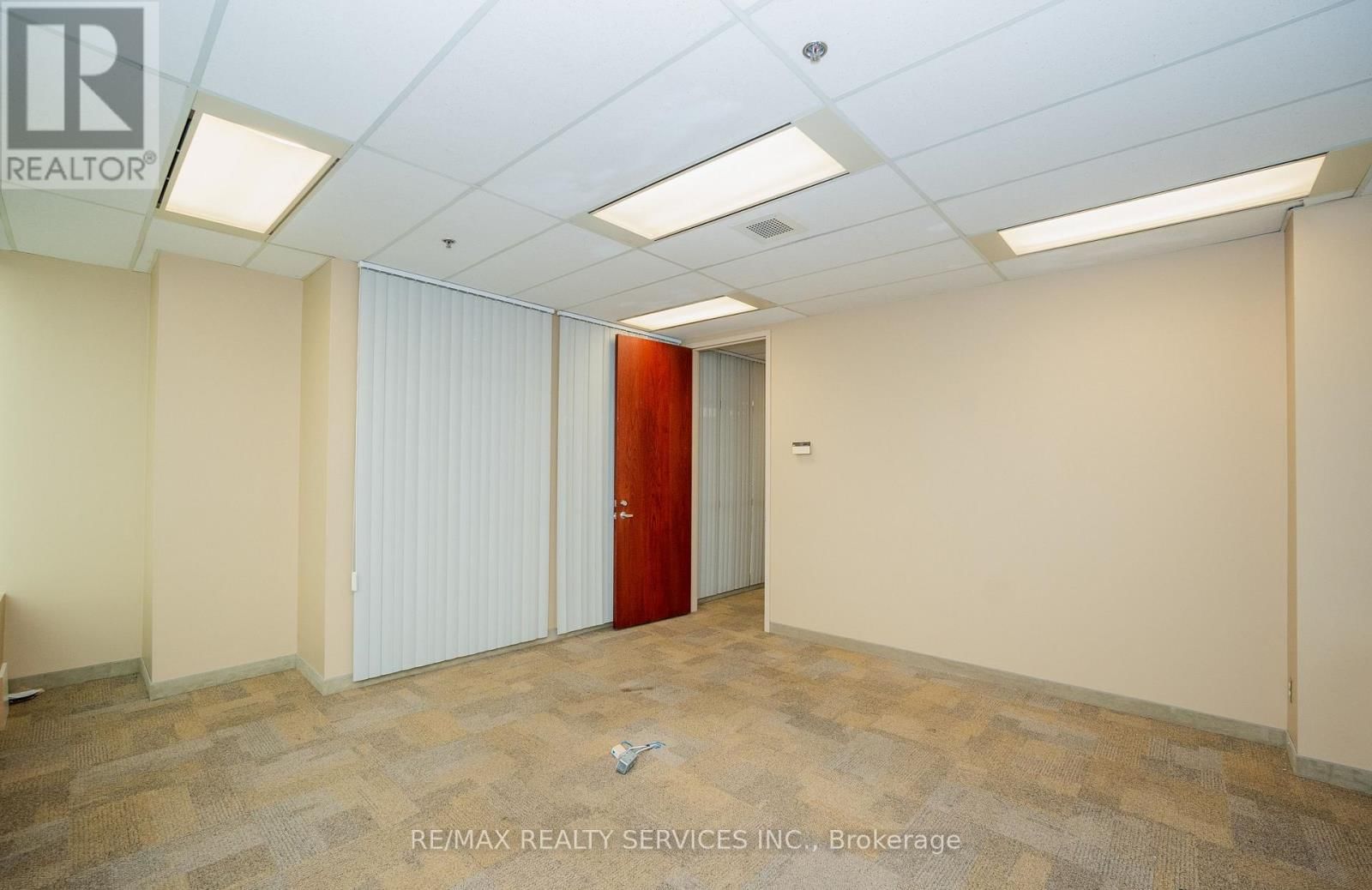 401 - 989 DERRY ROAD Image 25