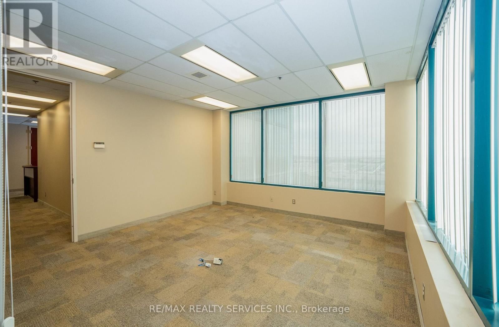 401 - 989 DERRY ROAD Image 26